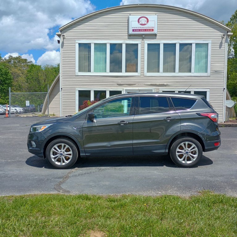 2017 Ford Escape Image 2