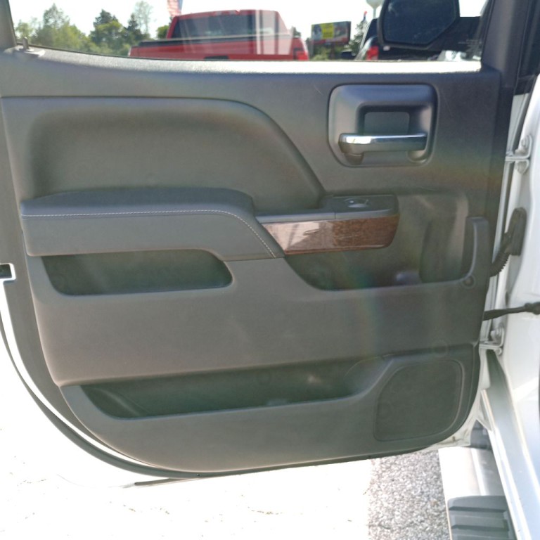2015 GMC Sierra Image 17