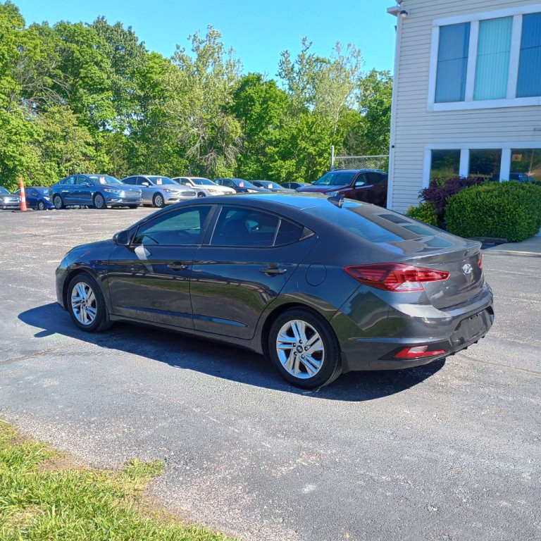 2020 Hyundai Elantra Image 3