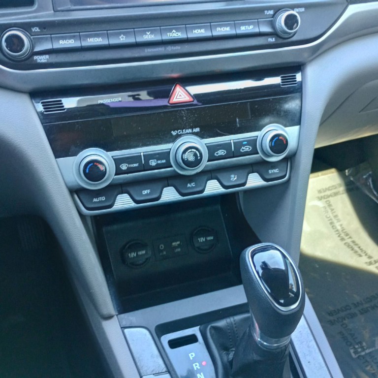 2020 Hyundai Elantra Image 14