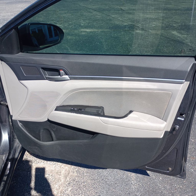 2020 Hyundai Elantra Image 22