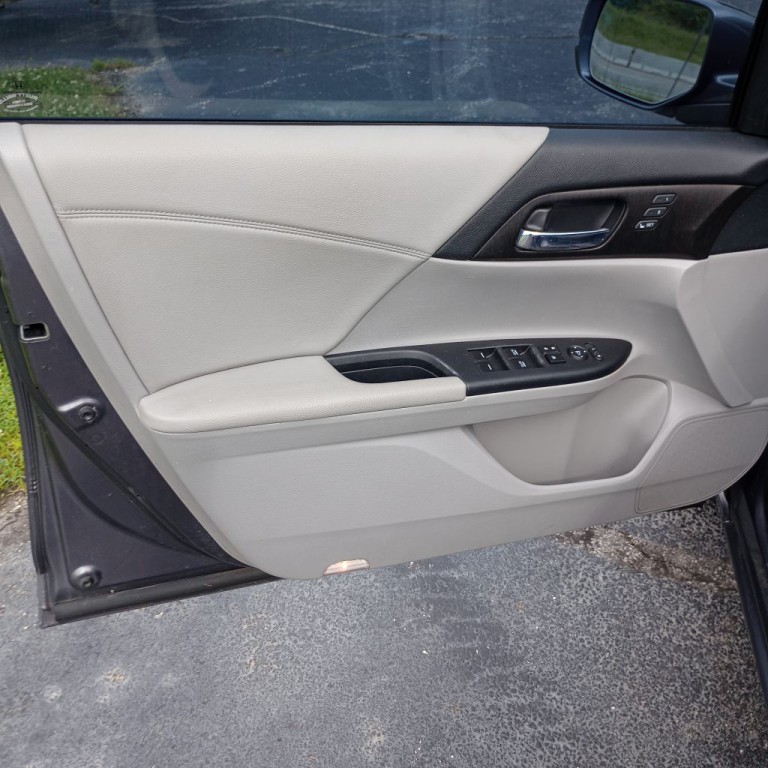 2015 Honda Accord Image 11