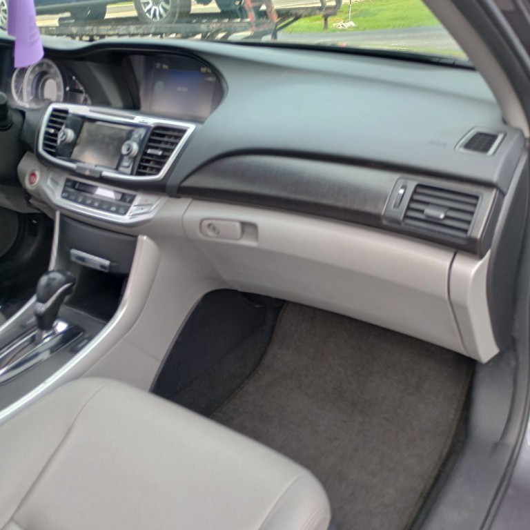 2015 Honda Accord Image 22