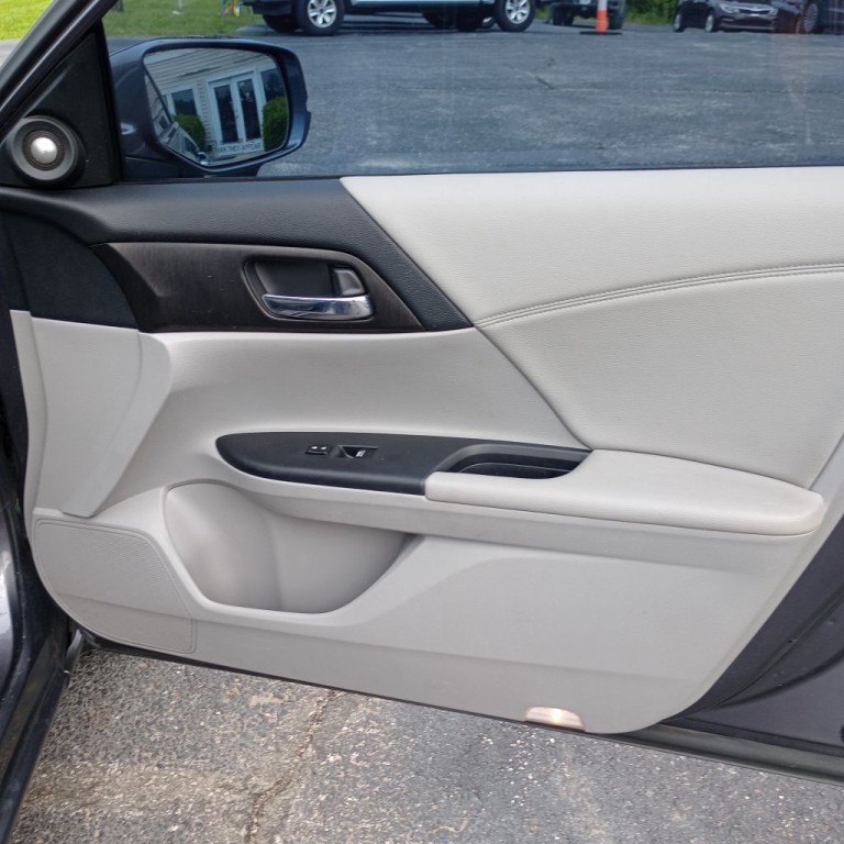2015 Honda Accord Image 23