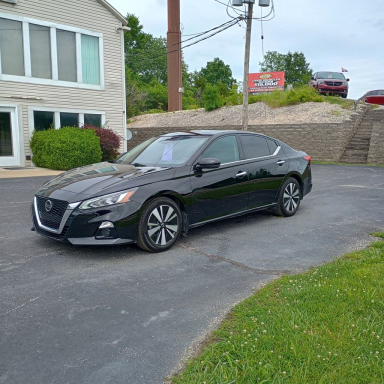 2022 Nissan Altima Image 1