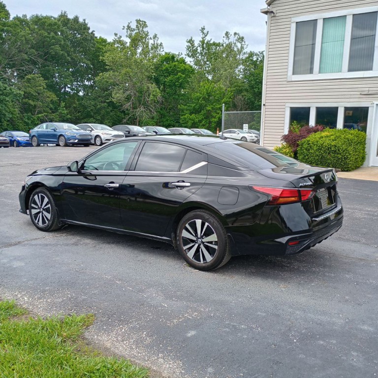 2022 Nissan Altima Image 3
