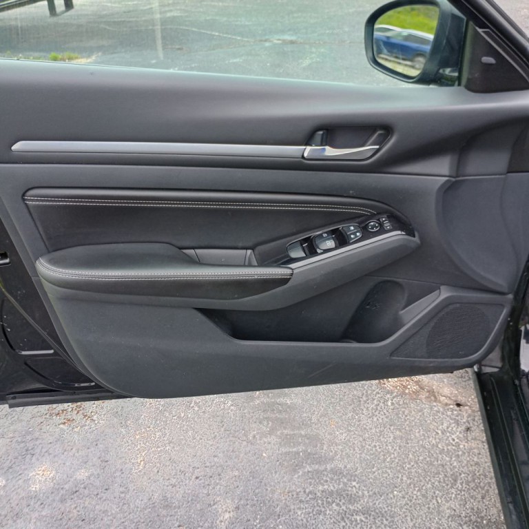 2022 Nissan Altima Image 11