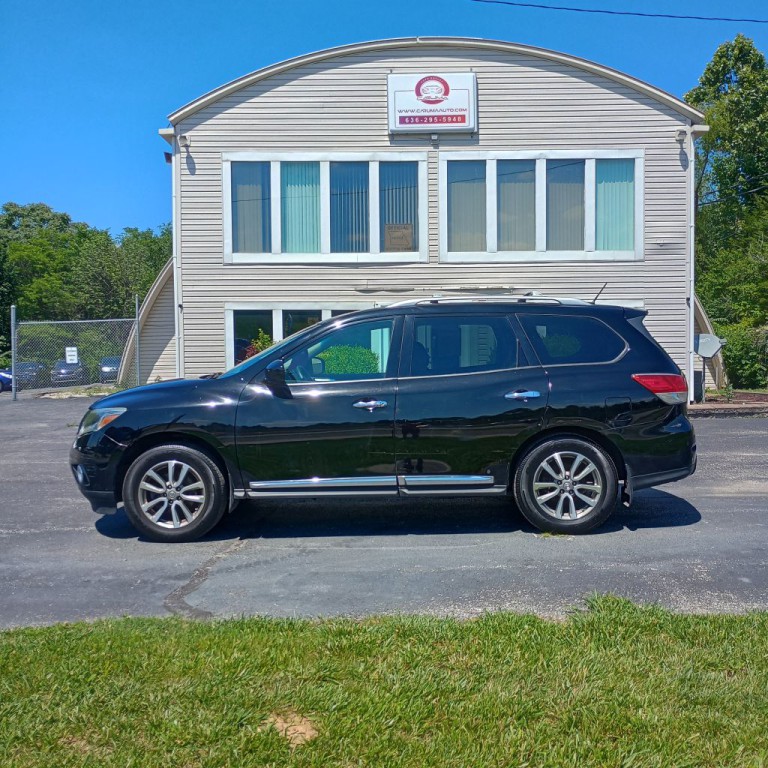2014 Nissan Pathfinder Image 2