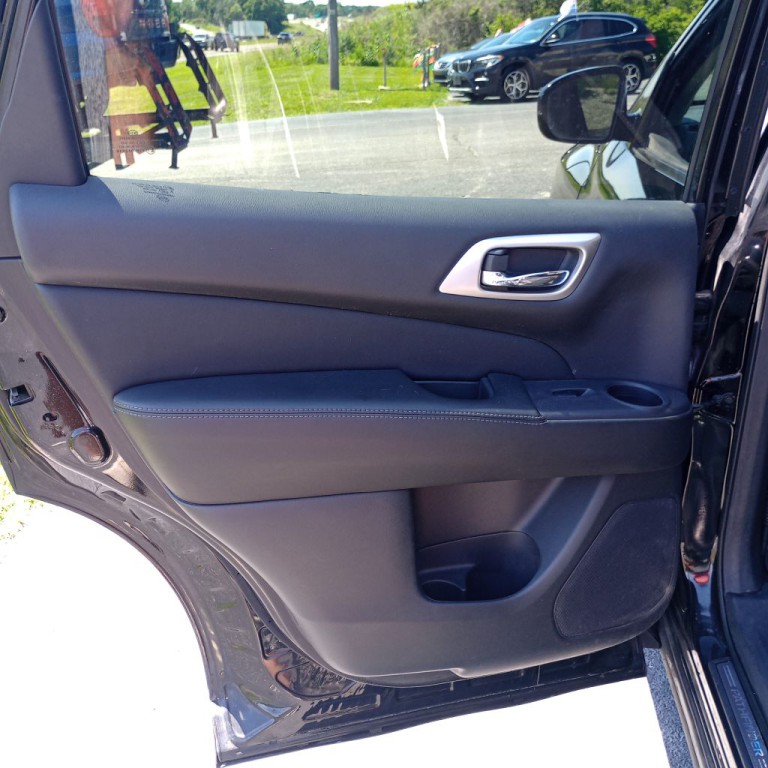 2014 Nissan Pathfinder Image 17