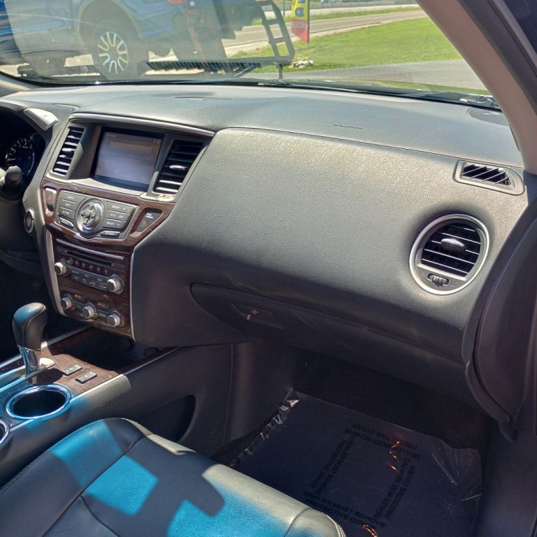 2014 Nissan Pathfinder Image 24