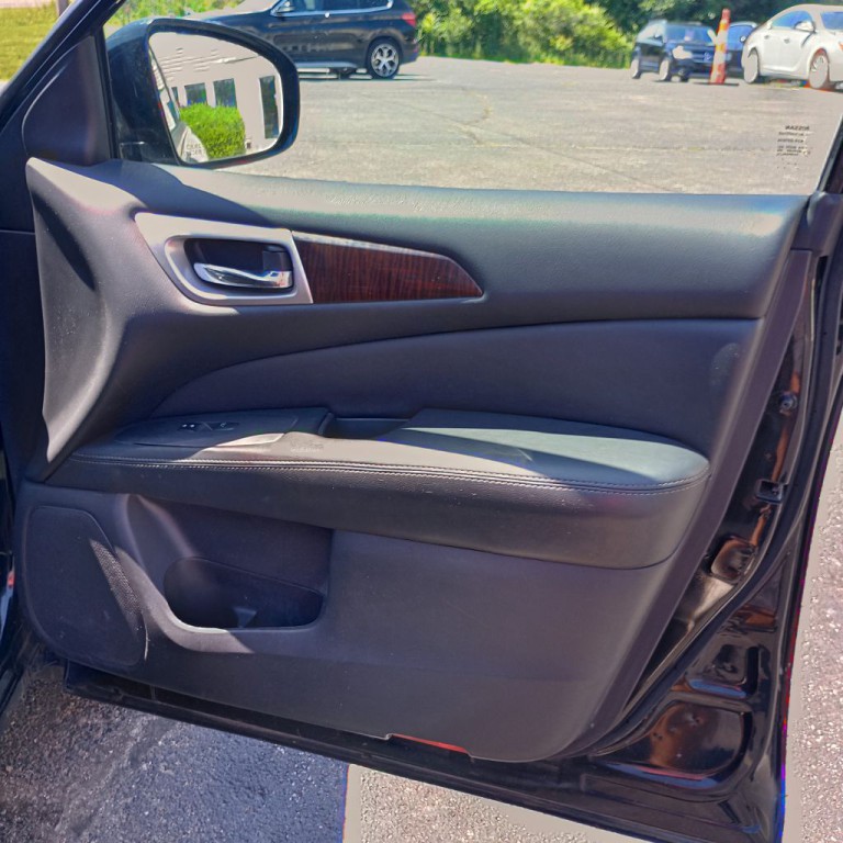 2014 Nissan Pathfinder Image 25