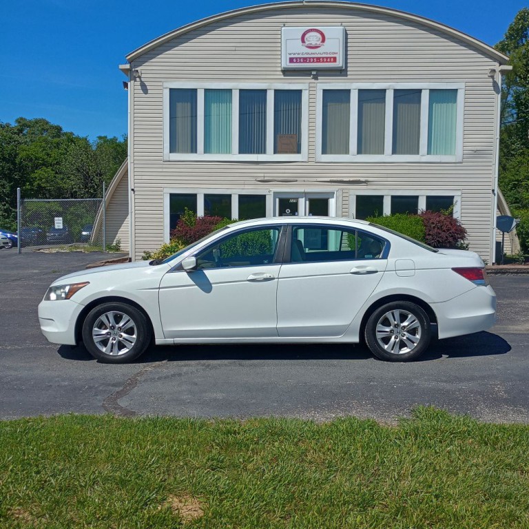 2009 Honda Accord Image 2