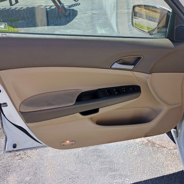 2009 Honda Accord Image 11
