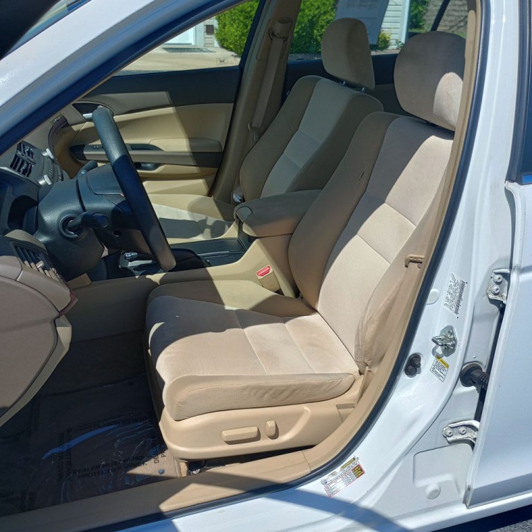 2009 Honda Accord Image 14
