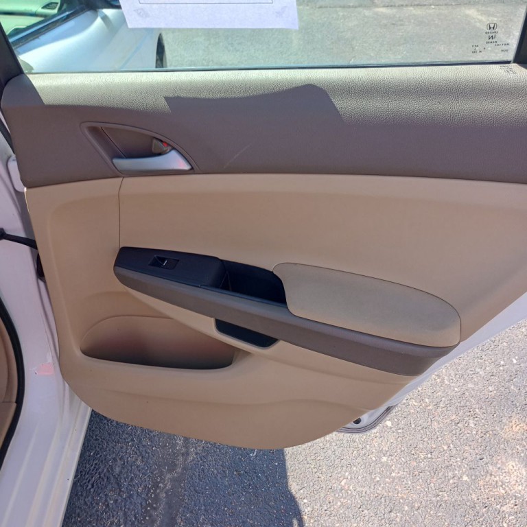 2009 Honda Accord Image 18