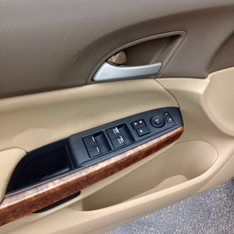 2009 Honda Accord Image 12