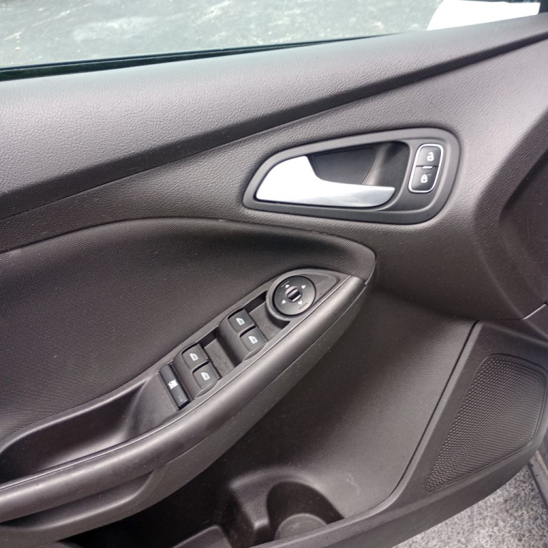 2018 Ford Focus Image 12