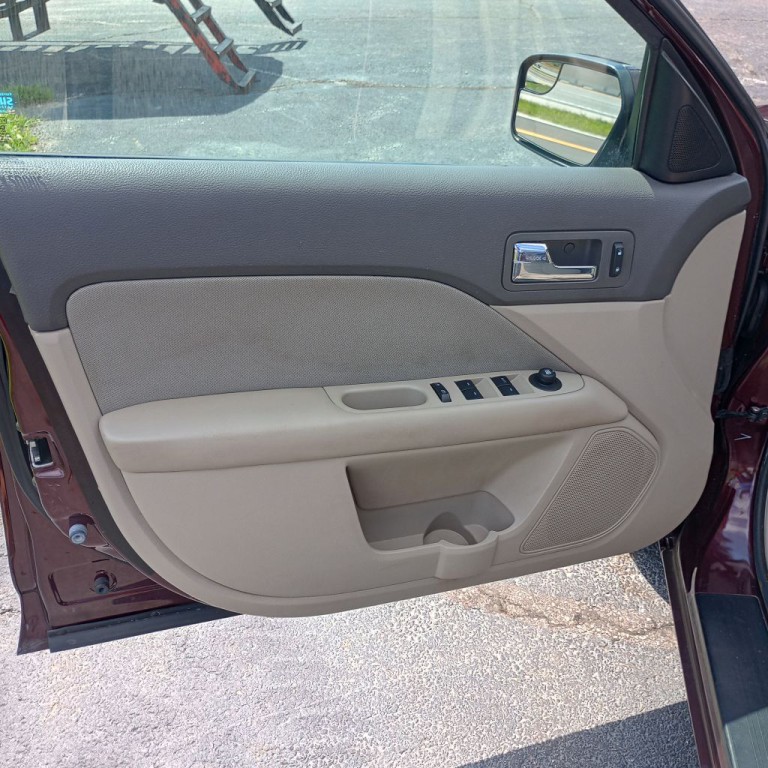 2011 Ford Fusion Image 11