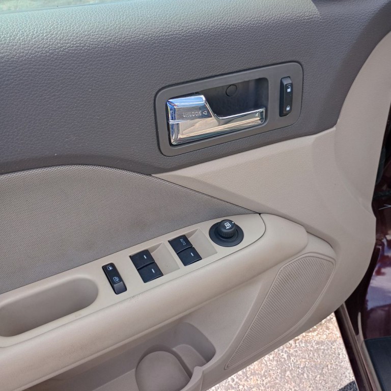 2011 Ford Fusion Image 12