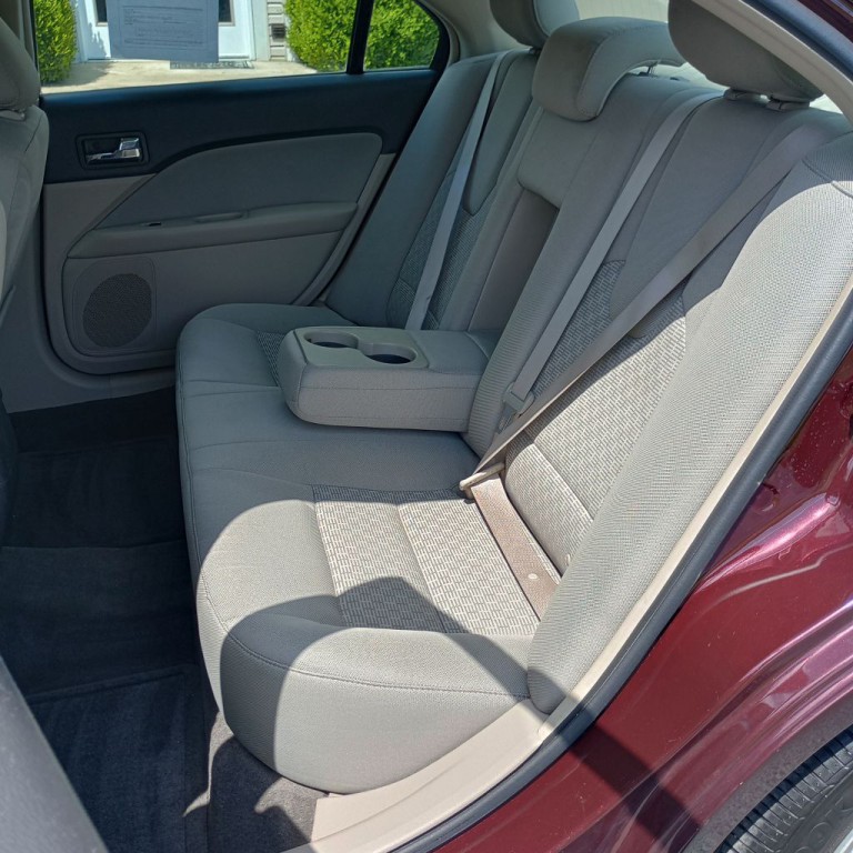 2011 Ford Fusion Image 16