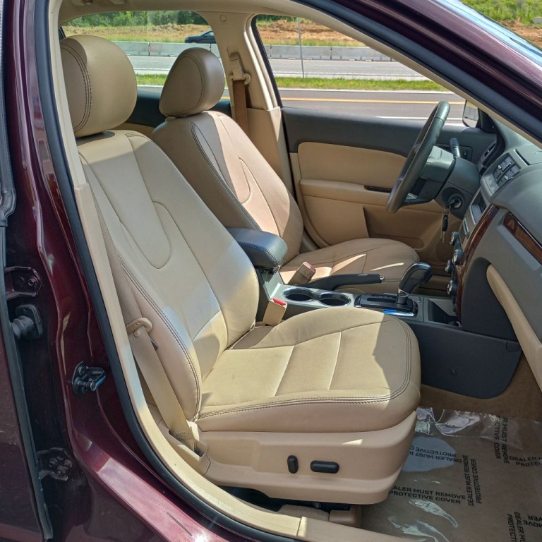 2011 Ford Fusion Image 24