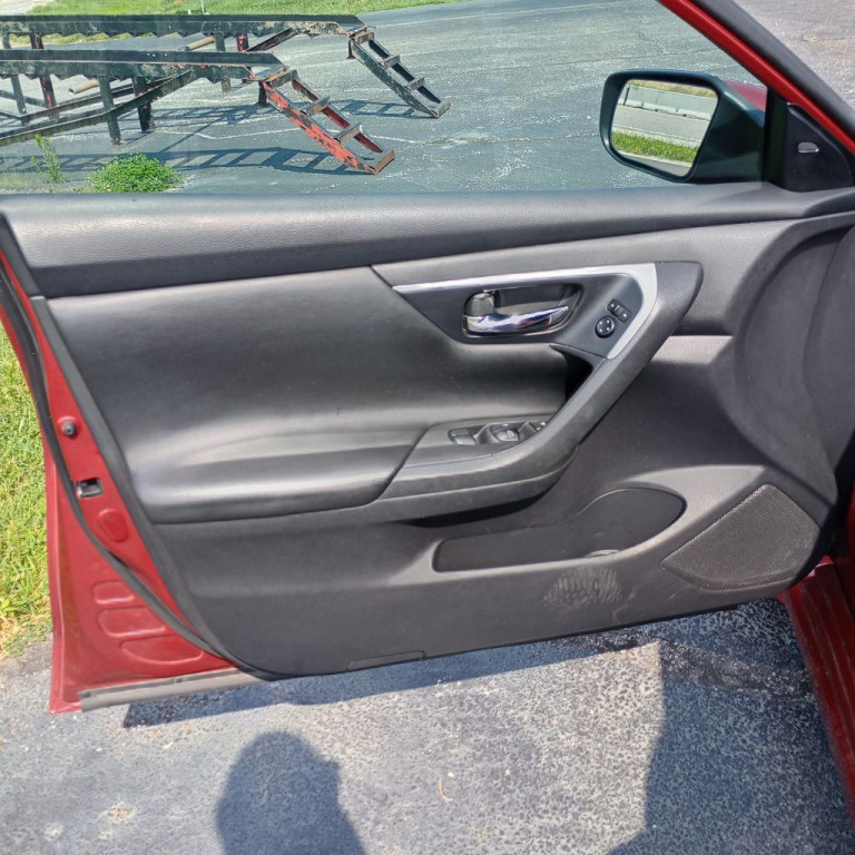 2017 Nissan Altima Image 10