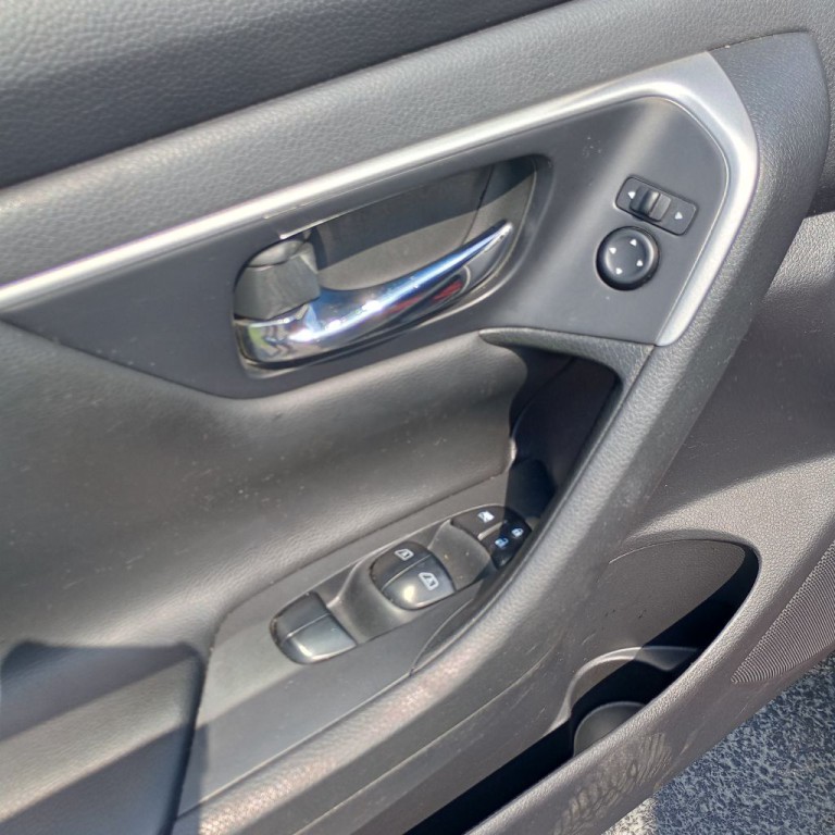 2017 Nissan Altima Image 11