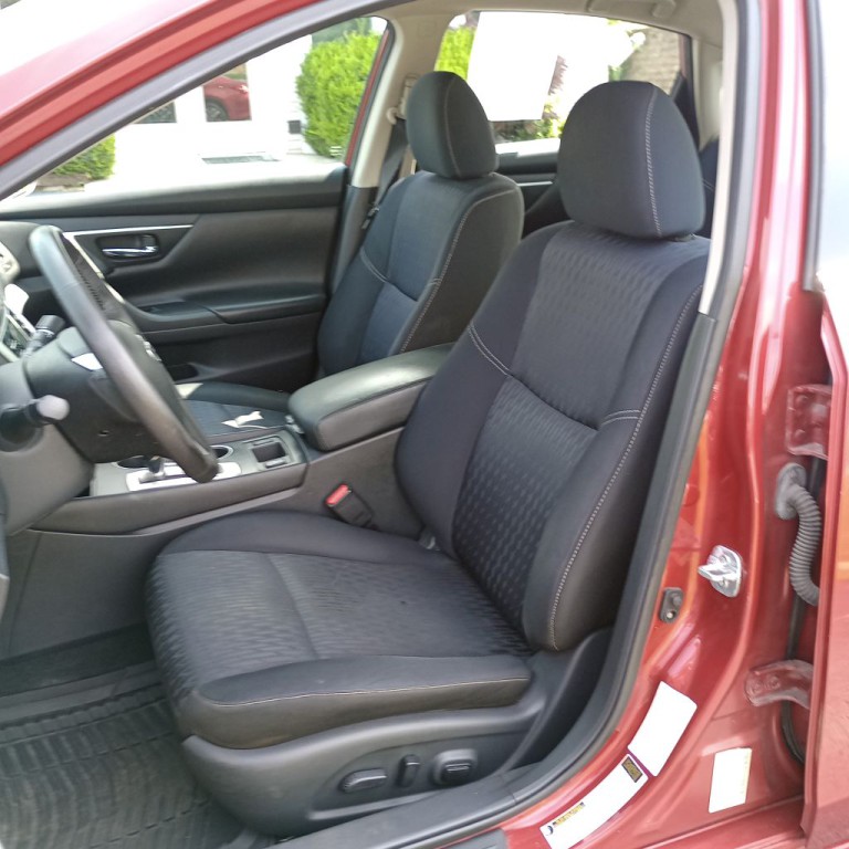2017 Nissan Altima Image 14