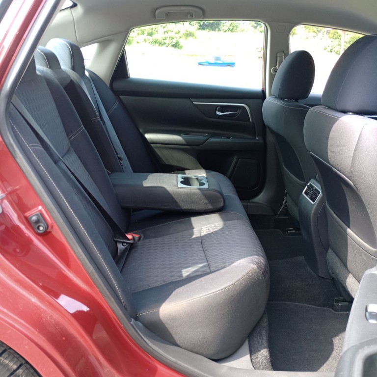 2017 Nissan Altima Image 19