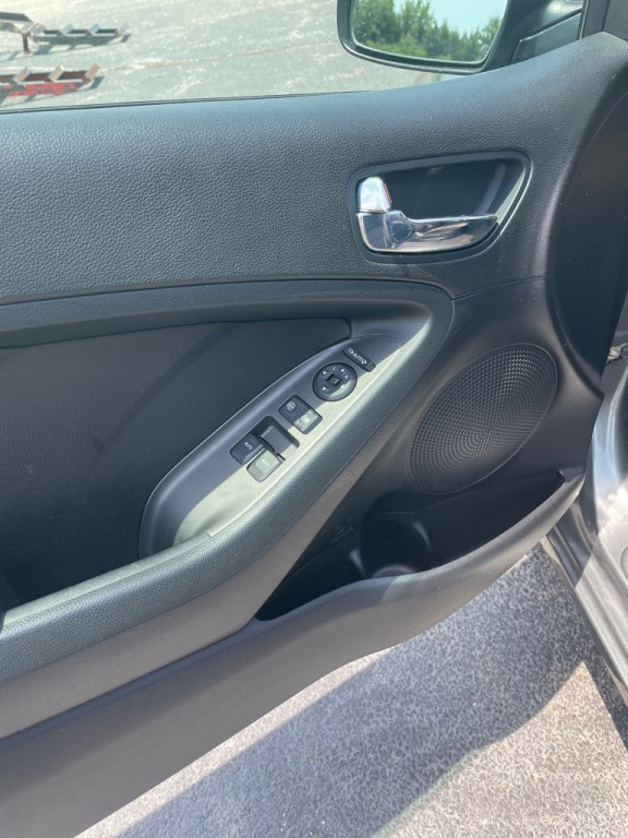 2016 Kia Forte Image 11