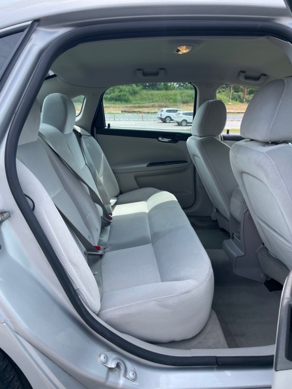 2013 Chevrolet Impala Image 19