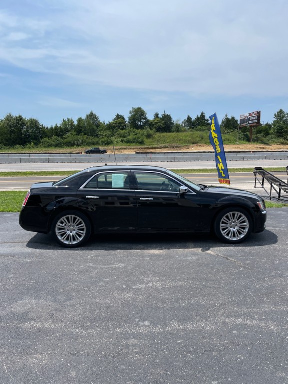 2012 Chrysler 300 Image 6