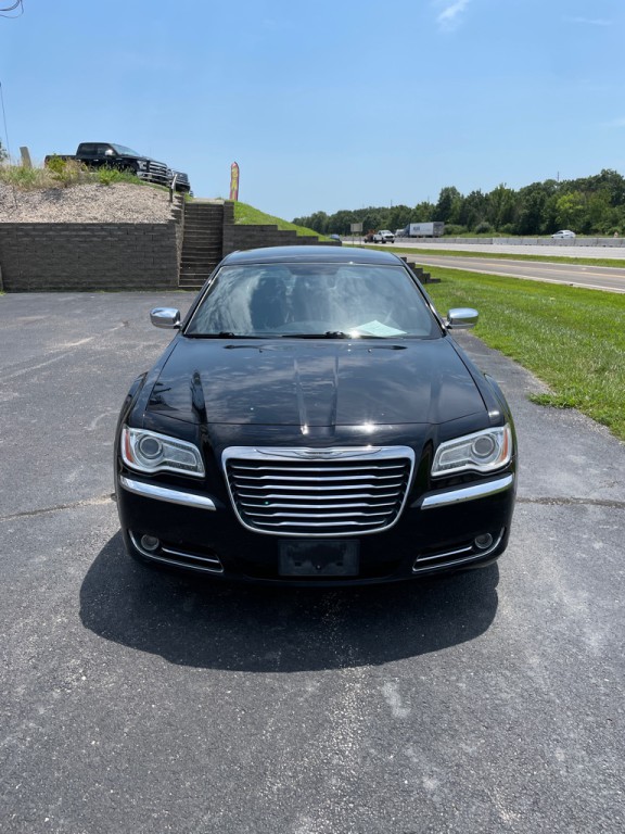 2012 Chrysler 300 Image 8