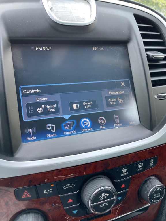 2012 Chrysler 300 Image 14