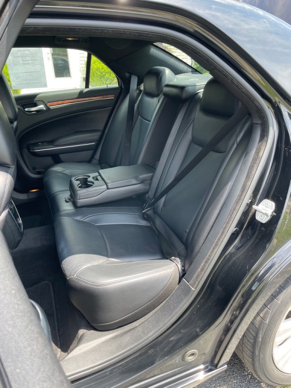 2012 Chrysler 300 Image 18