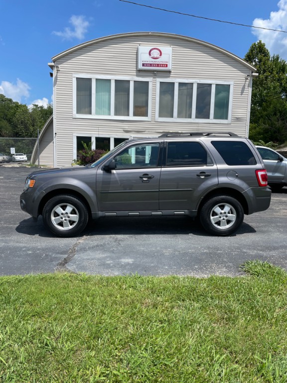 2010 Ford Escape Image 2