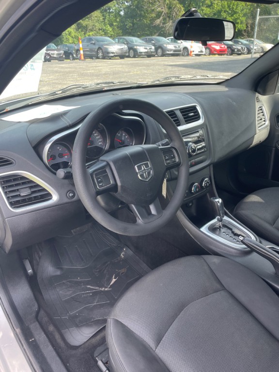 2013 Dodge Avenger Image 9