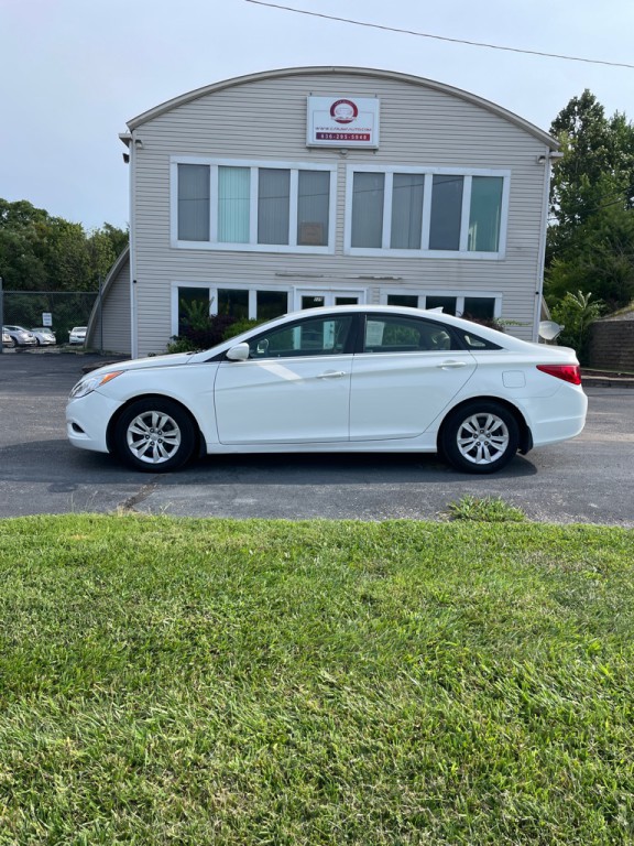 2013 Hyundai Sonata Image 2