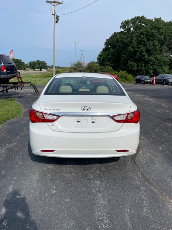 2013 Hyundai Sonata Image 4