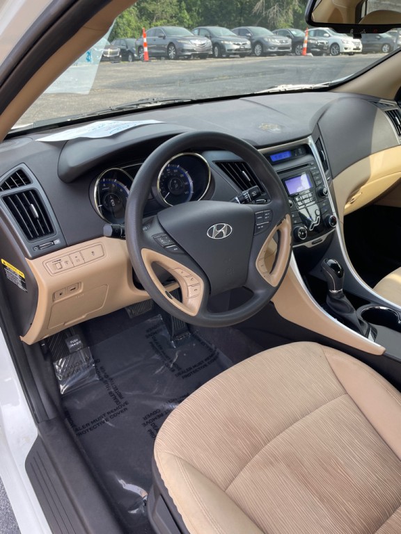 2013 Hyundai Sonata Image 9