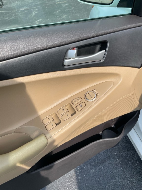2013 Hyundai Sonata Image 11
