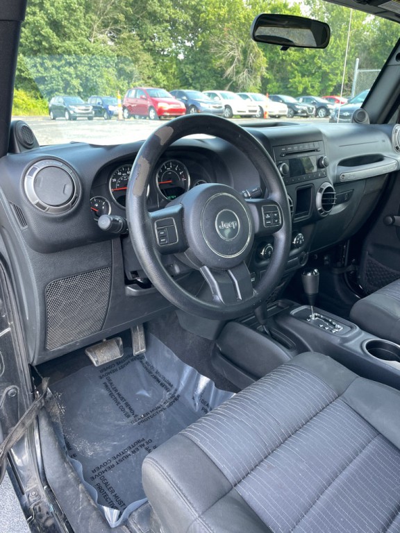 2012 Jeep Wrangler Image 9