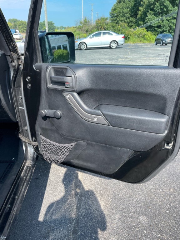 2012 Jeep Wrangler Image 18