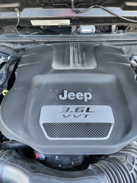 2012 Jeep Wrangler Image 21
