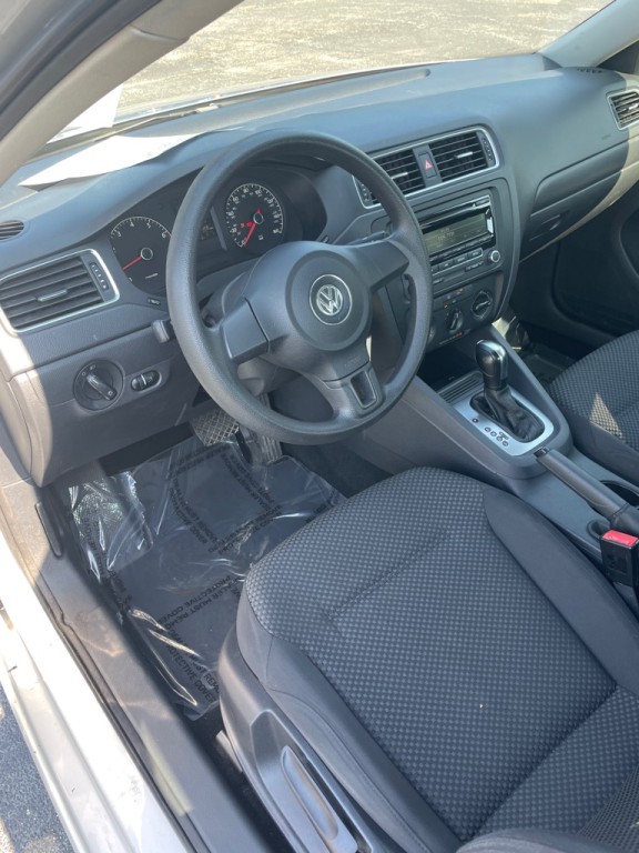 2014 Volkswagen Jetta Image 9