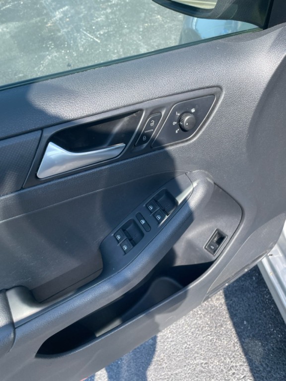 2014 Volkswagen Jetta Image 11