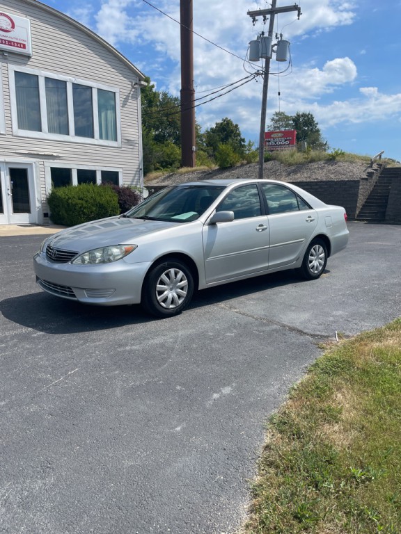 2005 Toyota Camry Image 1