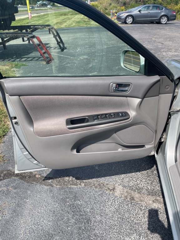 2005 Toyota Camry Image 10