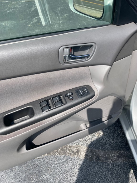 2005 Toyota Camry Image 11