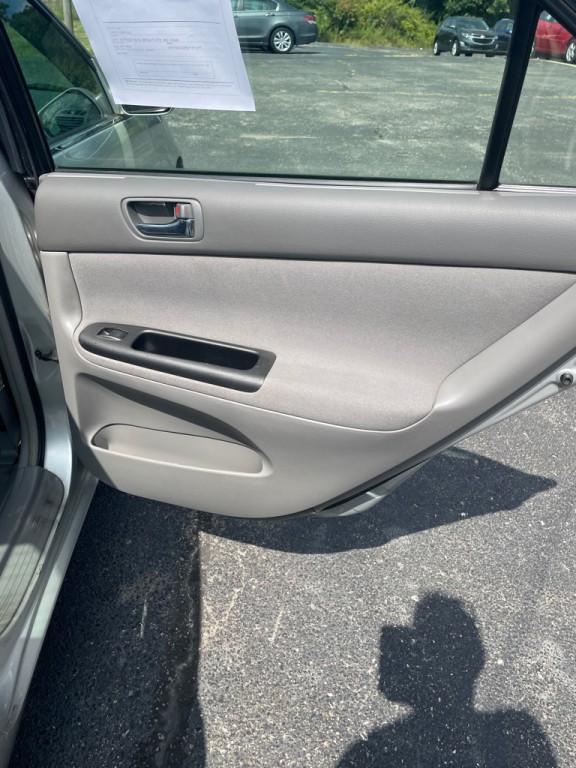 2005 Toyota Camry Image 18